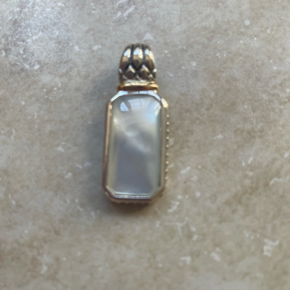 Elegant Mother of Pearl  Pendant in sterling silver